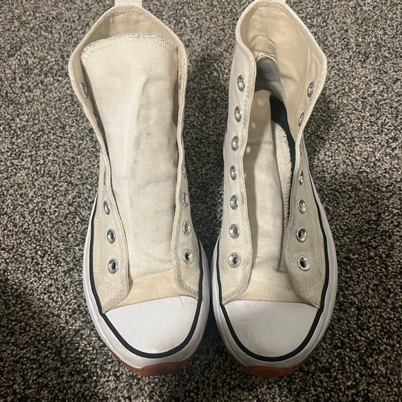 White run platform converse used, can be washed, comes without laces - Picture 2 of 3